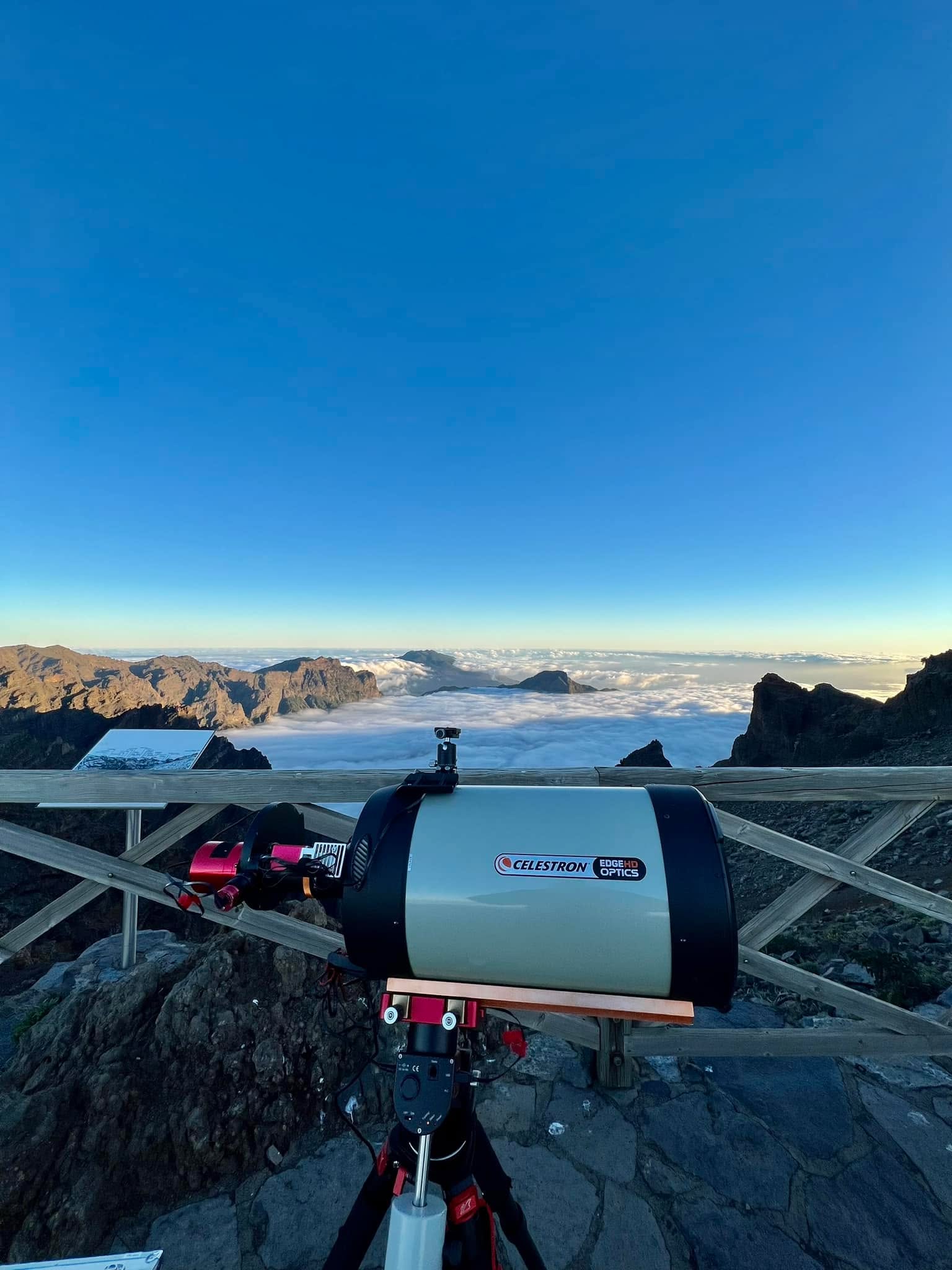 EdgeHD Above the Sea of Clouds